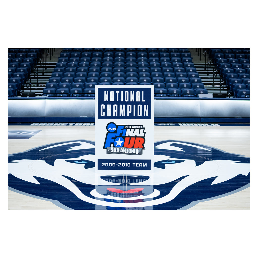 2010 Women’s National Champion Team Huskies of Honor Sign