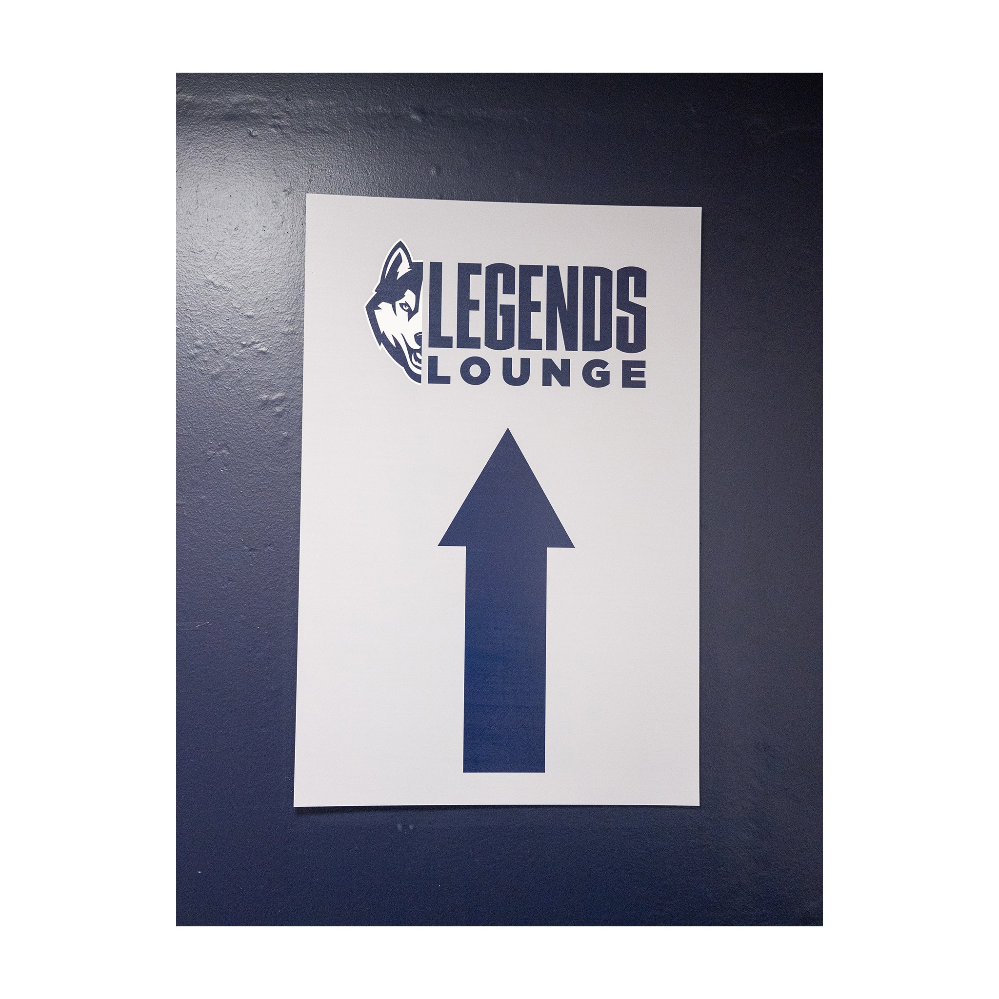 Legends Lounge Vertical Sign